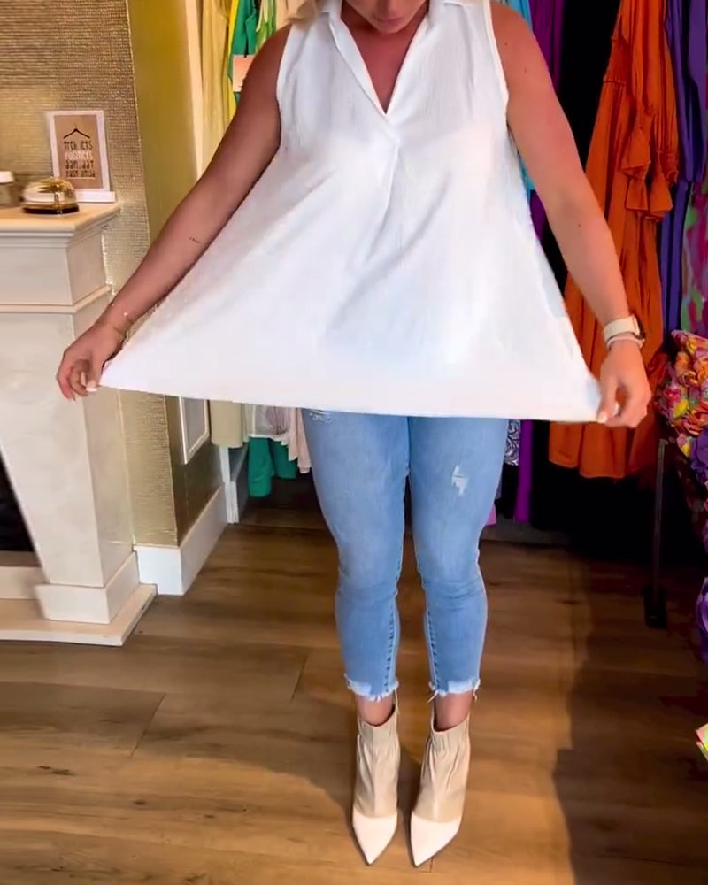 Helena™ - Mouwloze top met ruches en Revers