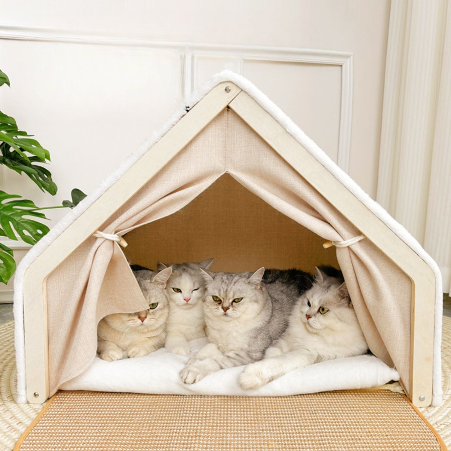 WhiskerVilla - Knusse kattenvilla met sisal krabdak